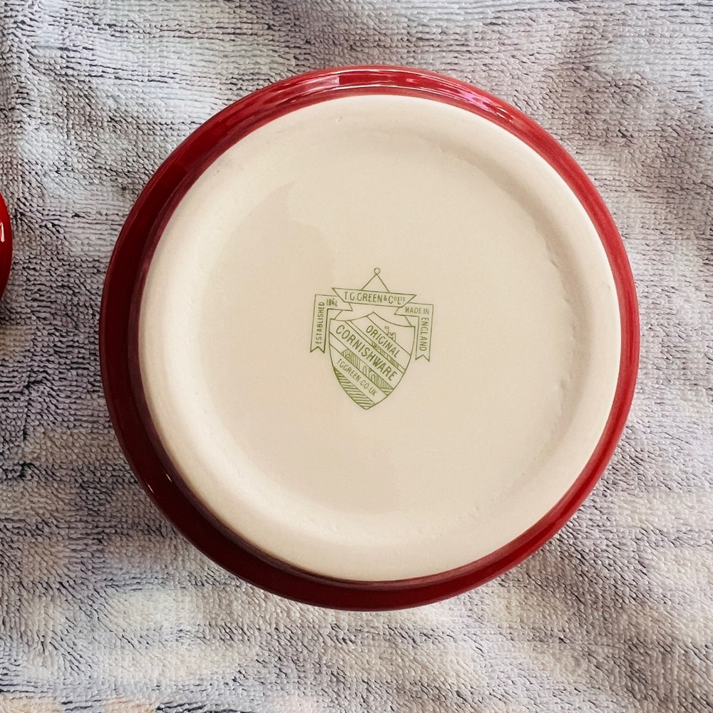 Cornishware red/cream sugar bowl Like New - Picture 4 of 4